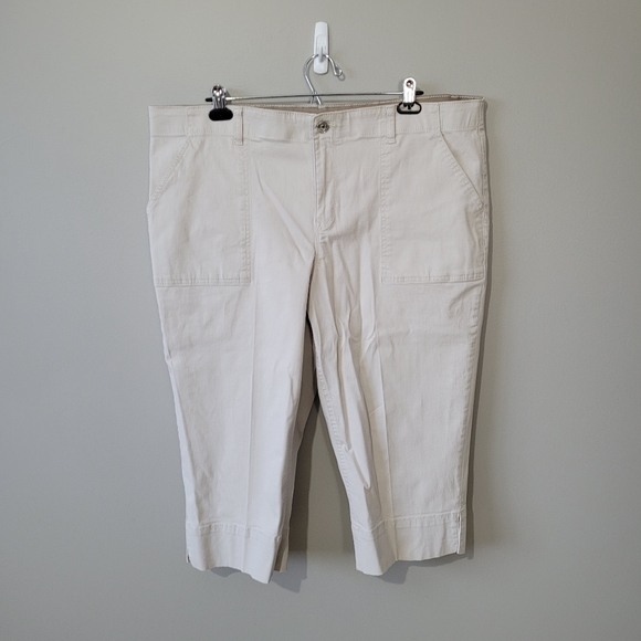 Gloria Vanderbilt 3/4 chino capri pants - Picture 4 of 7